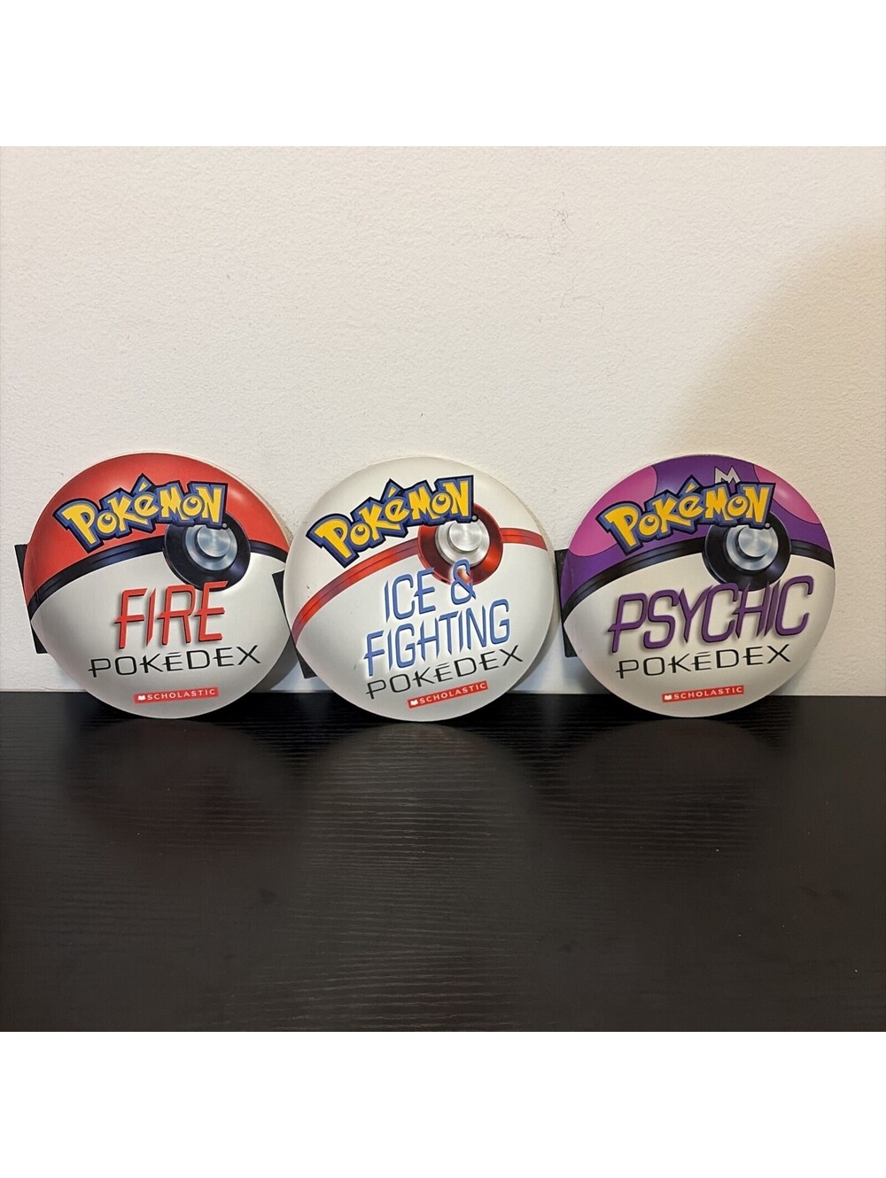 POKEMON POKEDEX Lot Psychic Ice & Fighting Fire POKEMON Tv Show Book